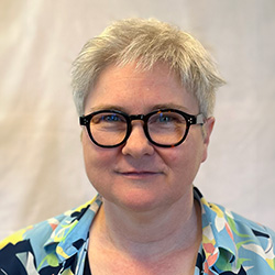 pmooe_Portrait_bluebox_Henriette-Rachbauer