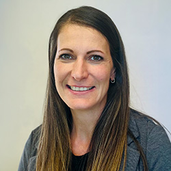 pmooe_Portrait_bluebox_Michaela-Mayr