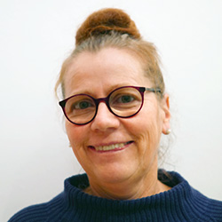 pmooe_Portrait_bluebox_Elisabeth-Piesch